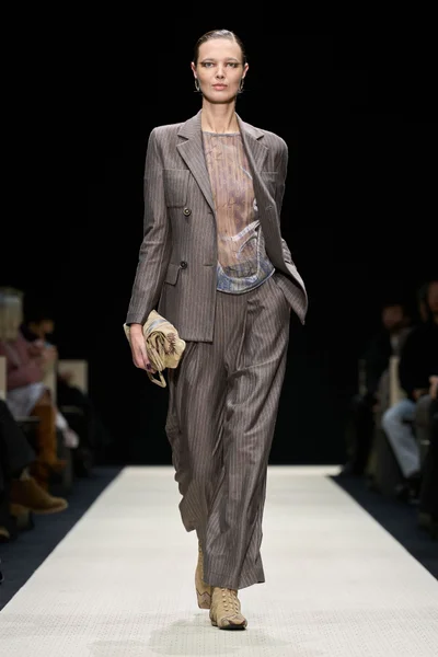Look 14